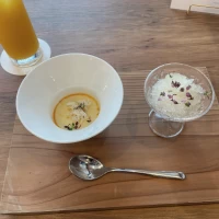 到着後すぐ出されたスープです。