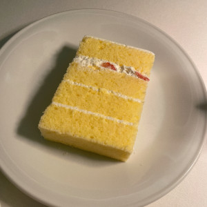 生ケーキ(今日のケーキ入刀時使用したものが余っていたためい)|714132さんのSAKURA SKY PALACE（サクラスカイパレス）の写真(2225808)