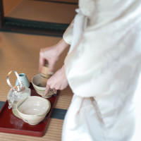 両親に抹茶をふるまい