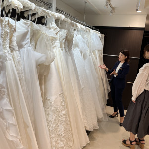 ドレスのラインナップ|714293さんのアルカンシエル luxe mariage 大阪（アルカンシエルグループ）の写真(2216575)