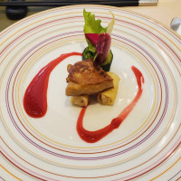 フォアグラのソテー
フランボワーズと蜂蜜のソース