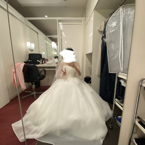 ドレスを着た後の控室|714895さんのチャペル テンケイ アンドマリー（品川プリンスホテル内）の写真(2230842)