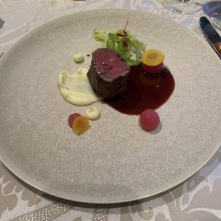 メイン肉料理