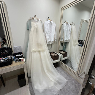ドレスのサプライズなどないため新郎新婦ともに同じ控え室。