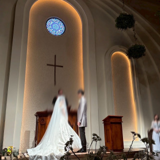 （チャペル）天井が高く、開放感のある雰囲気