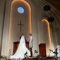 （チャペル）天井が高く、開放感のある雰囲気