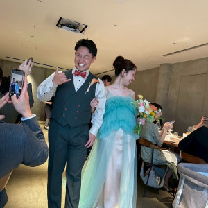 お色直し入場時|715594さんのIWAI OMOTESANDO(イワイ オモテサンドウ)の写真(2465826)