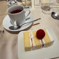 ダルマケーキをカットしていただきました