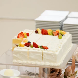 ウェディングケーキもデザートビッフェに登場
