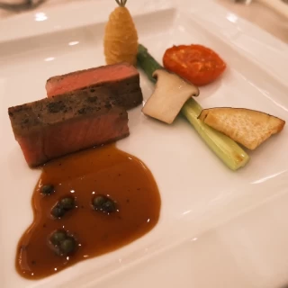 メイン