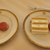 ケーキとマカロン