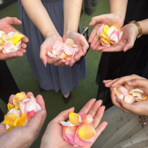 フラワーシャワー|716261さんのアルカンシエル横浜 luxemariage（アルカンシエルグループ）の写真(2229687)