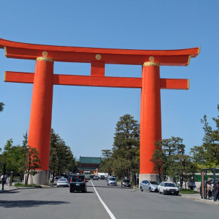 出迎えてくれる鳥居