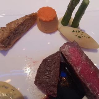 メイン