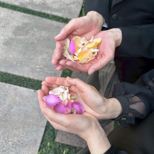フラワーシャワーの花は生花でした。|717318さんのクラシカ表参道/別邸KEYAKIの写真(2431917)