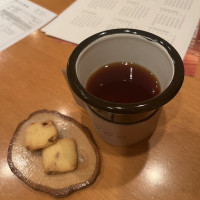 見学前はドリンクと焼き菓子のサービスがある