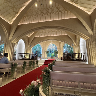 正面がガラス張りで開放感があります