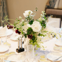 ゲストテーブルの装花です。プラン内のもので十分素敵でした。