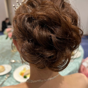 とても気に入ったヘアセット。後ろから見るとお花の形です。|717763さんのオリエンタルホテル東京ベイの写真(2241822)