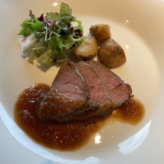 お肉のソースが確か和風味？美味しかったです。