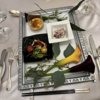前菜のお料理美味しかったしお皿もオシャレでした！