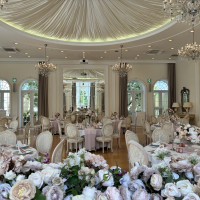 新郎新婦側から見た景色すごく広くて可愛い雰囲気の披露宴会場