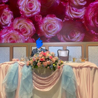 メイン卓のお花とチュール
