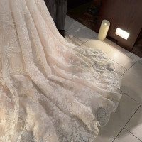ウエディングドレスが広がっても道幅に余裕があります