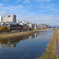 最寄り駅から会場までの景色