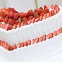 イチゴを沢山使って可愛く作って頂きました