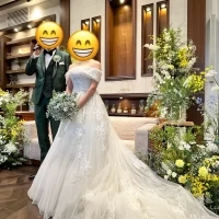 高砂の様子です。ソファ席とその周りの装花がイメージ通りでした