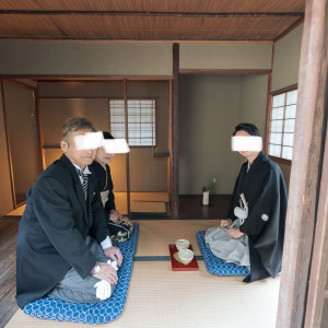 挙式前、両親に感謝の気持ちを伝える場面|718763さんの桜鶴苑の写真(2469970)