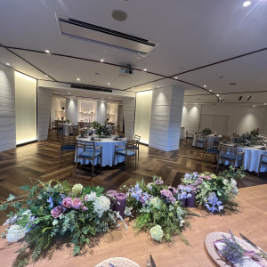 披露宴会場右側|718786さんのMARINE TOWER WEDDING（マリンタワー ウエディング）の写真(2243147)