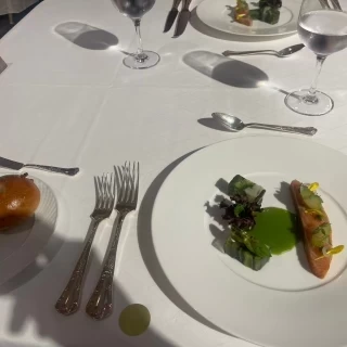 実際に提供されている料理を体験できます。