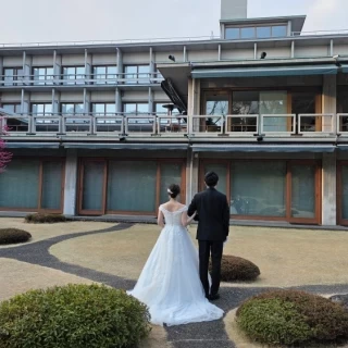 庭園側から見た建物外観