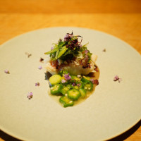 魚料理です。繊細な味付け、非常に美味しいです。