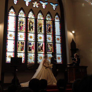 正面ステンドグラス（挙式12:00）|719669さんのST.MARGARET WEDDING（セント・マーガレット ウエディング）の写真(2613761)