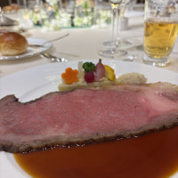 味は絶品！食べるまでも楽しめるローストビーフ