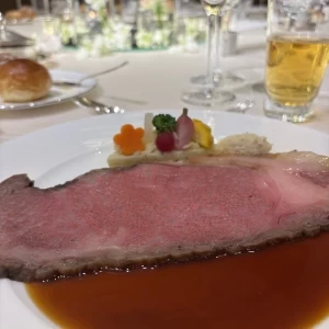 味は絶品！食べるまでも楽しめるローストビーフ|720038さんのThe Okura Tokyo（オークラ東京）の写真(2503320)