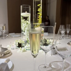 シンプルで美しい会場のお花|720038さんのThe Okura Tokyo（オークラ東京）の写真(2503319)