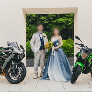 会場入口。バイクを置く場所はいくつか提案してくれました。|720204さんのAMANDAN HILLS ～アマンダンヒルズ～の写真(2354031)