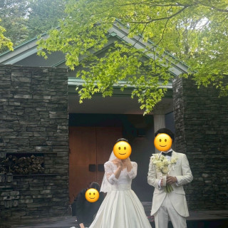 素敵な中庭で挙式の後乾杯しました