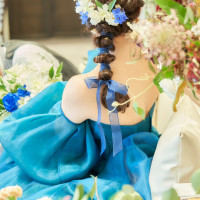 髪にブーケとおなじ花を