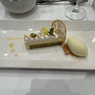 デザートです。レモンで後味が爽やかで良かったです。