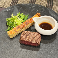 肉料理、キッシュ