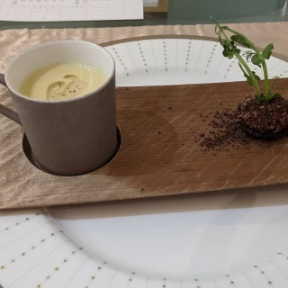 見学会で試食した前菜です。