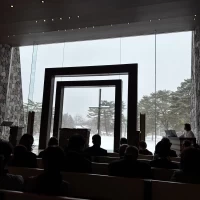 開放感ある自然光が美しいチャペル