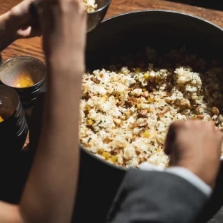 IWAI名物の釜飯