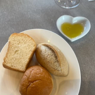 三種のパンとオリーブオイル