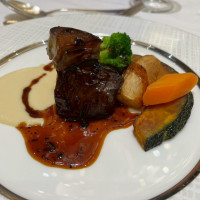 オーセンティックのお肉料理